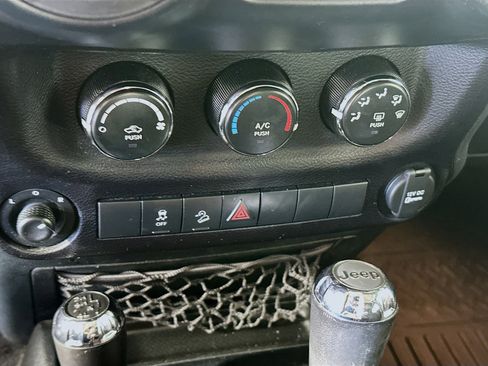 Used 2016 Jeep Wrangler Unlimited Sport w/ Quick Order Package 24S image 21