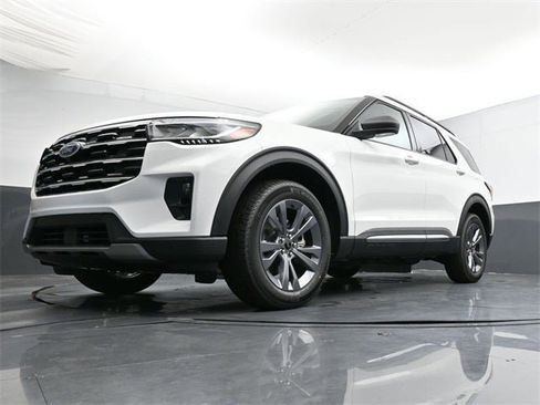 New 2025 Ford Explorer Active w/ Active Comfort Package image 30