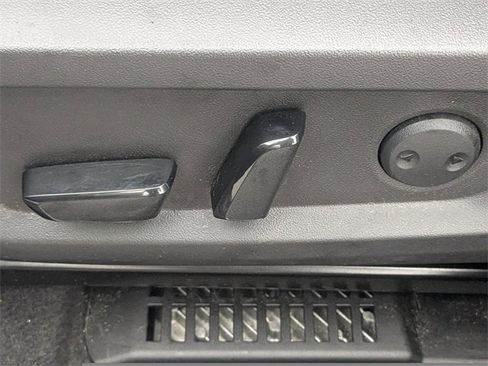 Used 2023 Mitsubishi Outlander 4WD Plug-In Hybrid image 21