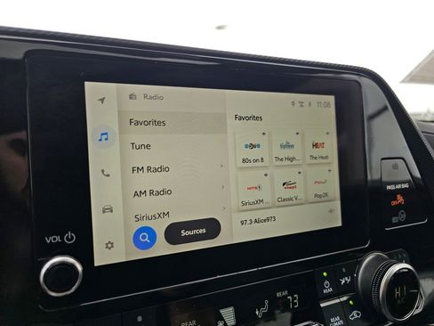 Certified 2025 Toyota Highlander XSE image 32