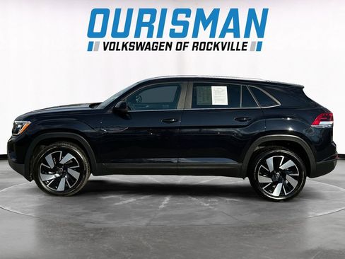 Used 2024 Volkswagen Atlas Cross Sport SE w/ Panoramic Sunroof Package image 3