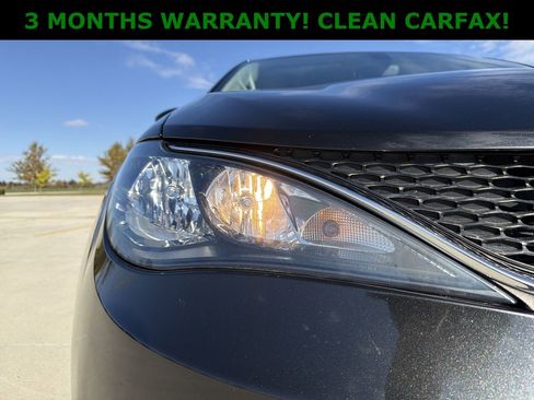 Used 2021 Chrysler Voyager Lxi image 36