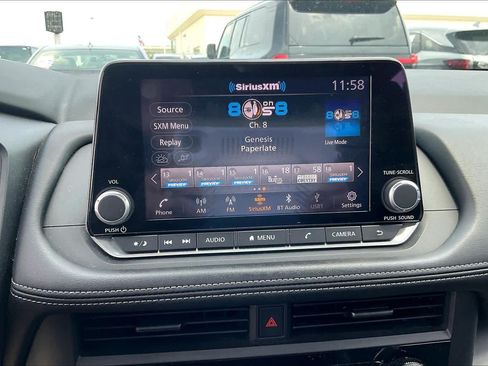 Used 2024 Nissan Rogue S FWD image 31