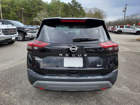 Used 2023 Nissan Rogue SV image 4