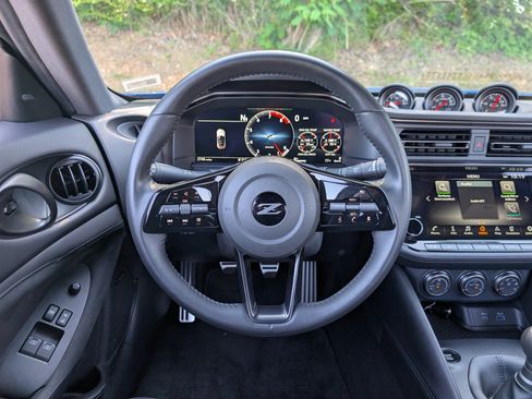 Used 2024 Nissan Z Performance w/ Floor Mat Package image 21