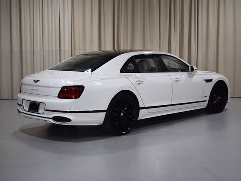 New 2025 Bentley Flying Spur Plug-In Hybrid image 3