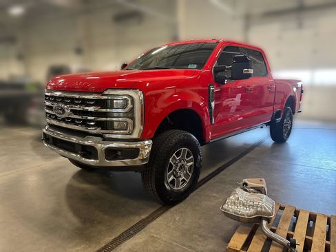 Used 2024 Ford F250 Lariat AWD/4WD image 4