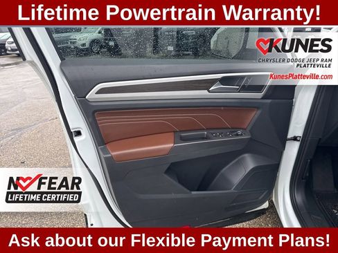 Used 2022 Volkswagen Atlas SE w/ Panoramic Sunroof Package image 12