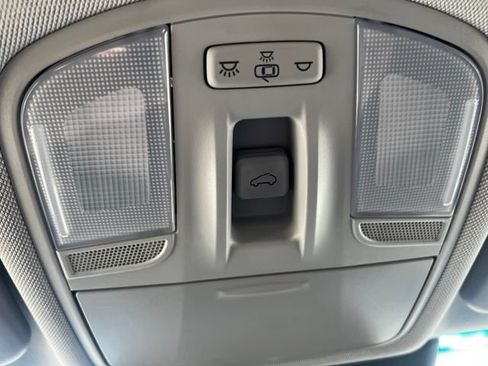 Used 2022 Hyundai Kona Limited AWD/4WD image 14