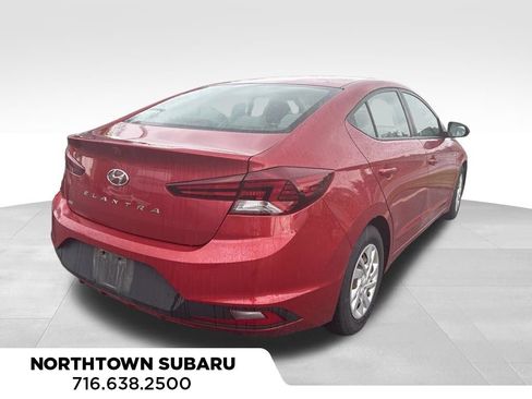 Used 2019 Hyundai Elantra SE FWD image 3