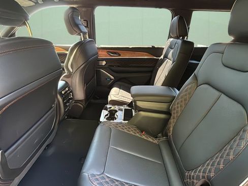 Used 2025 Jeep Grand Cherokee L Summit AWD/4WD image 22