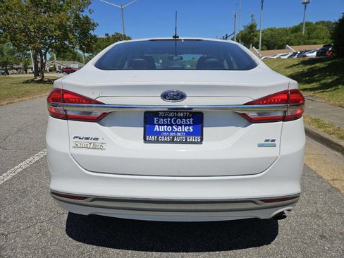 Used 2017 Ford Fusion SE FWD image 5