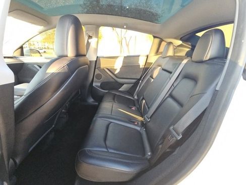 Used 2023 Tesla Model Y Performance image 8