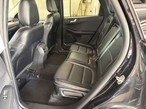 Certified 2024 Ford Escape Platinum AWD/4WD image 24