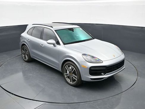 Used 2020 Porsche Cayenne Turbo AWD/4WD image 34