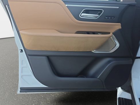 Used 2025 INFINITI QX80 Sensory AWD/4WD image 26
