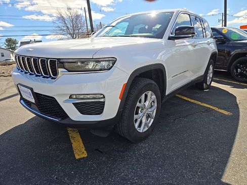 Used 2023 Jeep Grand Cherokee Limited image 5