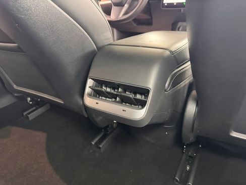 Used 2021 Tesla Model 3 Long Range image 17