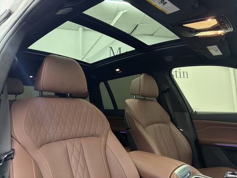 Used 2021 BMW X7 M50i image 33