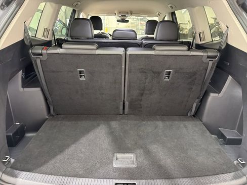 Used 2024 Volkswagen Atlas SE image 25