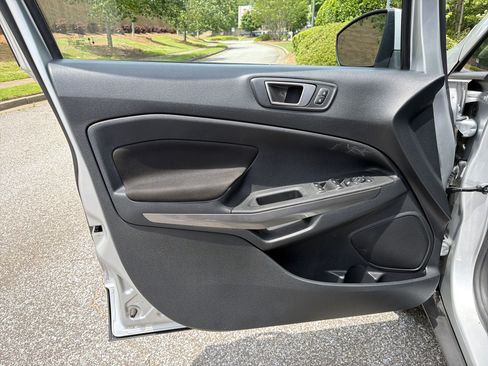 Used 2020 Ford EcoSport SE w/ SE Convenience Package FWD image 10