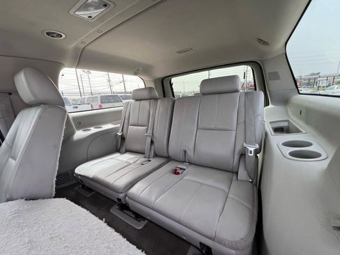 Used 2013 GMC Yukon XL SLT RWD image 31
