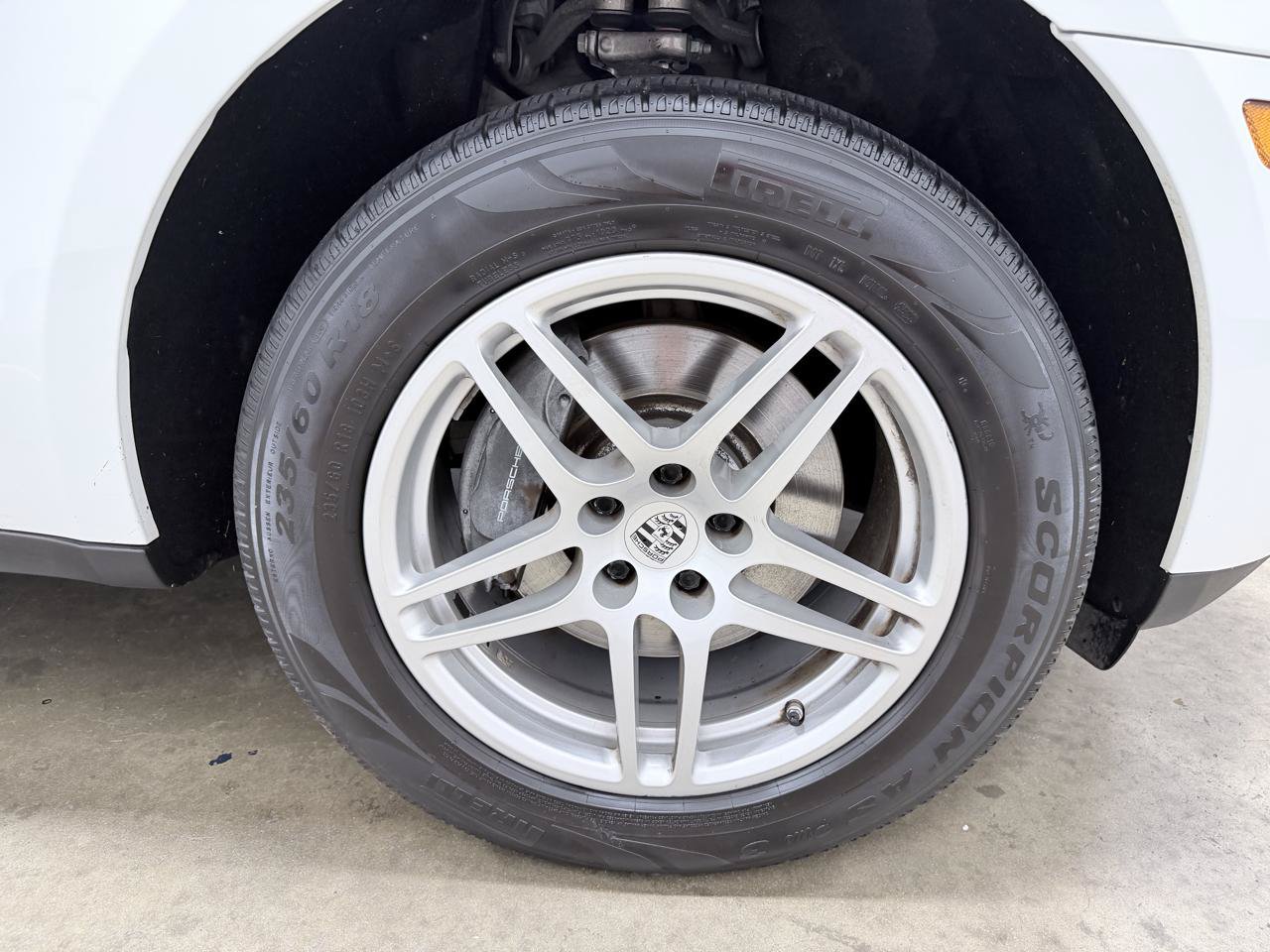 Used 2018 Porsche Macan AWD/4WD image 11