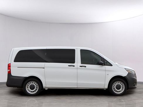 Used 2023 Mercedes-Benz Metris Passenger image 4