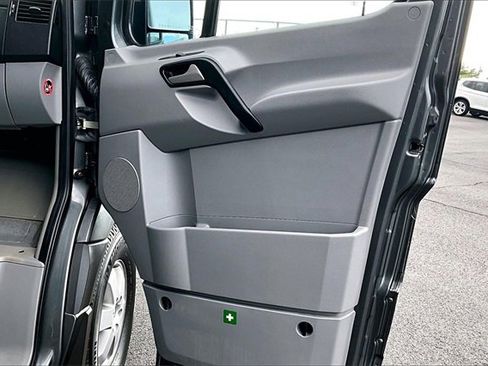 Used 2011 Mercedes-Benz Sprinter 2500 image 19