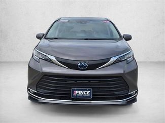 Used 2022 Toyota Sienna XLE FWD video 2