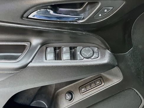 Used 2018 Chevrolet Equinox Premier AWD/4WD image 18