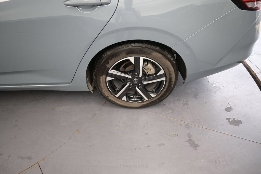 Used 2024 Nissan Sentra SV FWD image 17