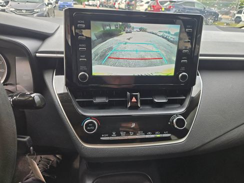 Used 2020 Toyota Corolla LE FWD image 8
