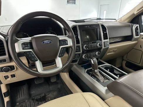 Used 2018 Ford F150 Lariat w/ Equipment Group 502A Luxury AWD/4WD image 15