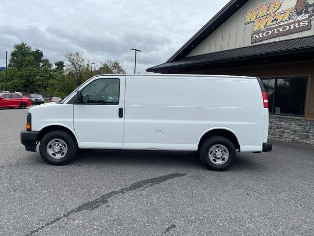 Used 2017 Chevrolet Express 2500 RWD image 3