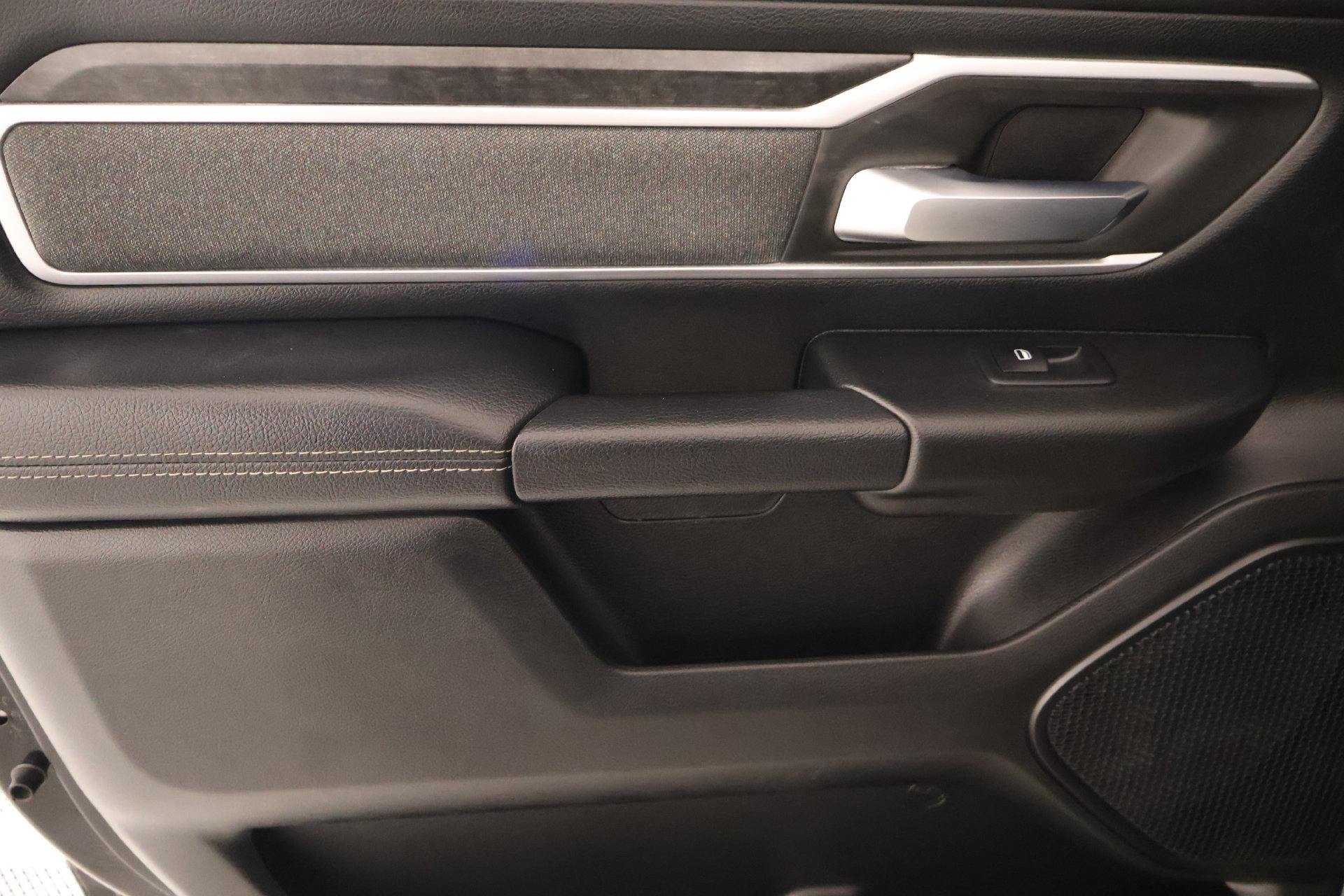 Used 2020 RAM 1500 Big Horn AWD/4WD image 16