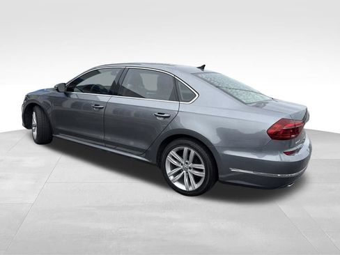 Used 2018 Volkswagen Passat 2.0T SE FWD image 15