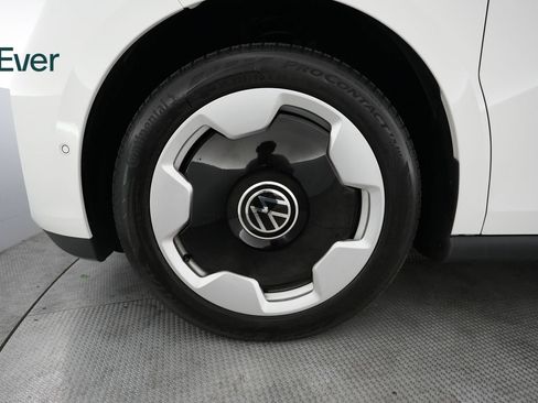 Used 2025 Volkswagen ID. Buzz Pro S RWD image 19