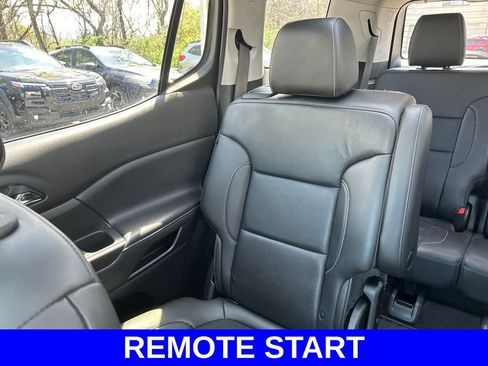 Used 2021 GMC Acadia SLT w/ LPO, Black Accent Package image 12