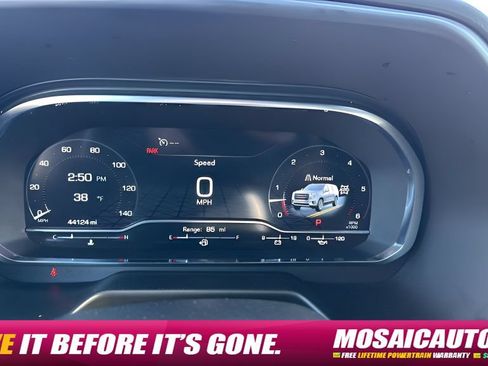 Used 2024 GMC Yukon SLT AWD/4WD image 27