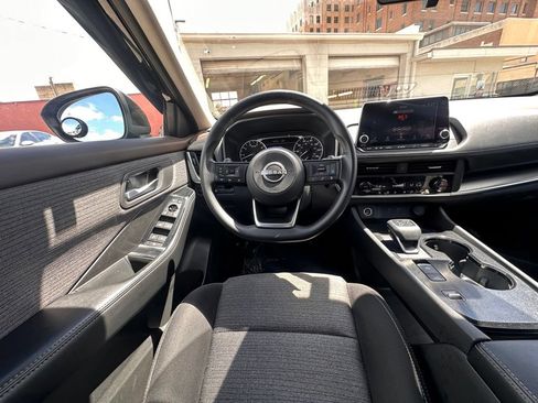 Certified 2023 Nissan Rogue SV FWD image 18
