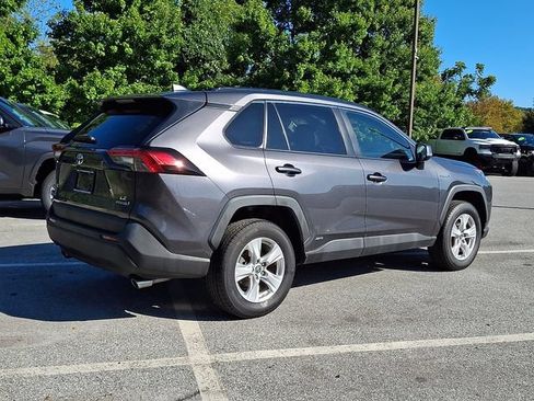 Certified 2021 Toyota RAV4 LE AWD/4WD image 6