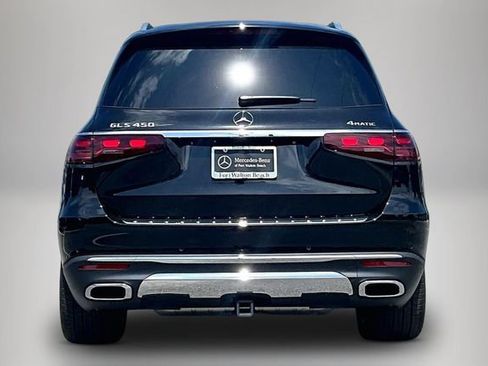 Used 2025 Mercedes-Benz GLS 450 4MATIC image 3