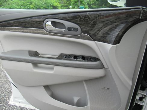 Used 2013 Buick Enclave Leather FWD image 20