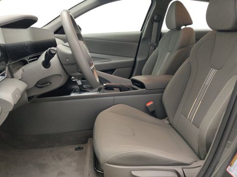 Used 2024 Hyundai Elantra SEL FWD image 17