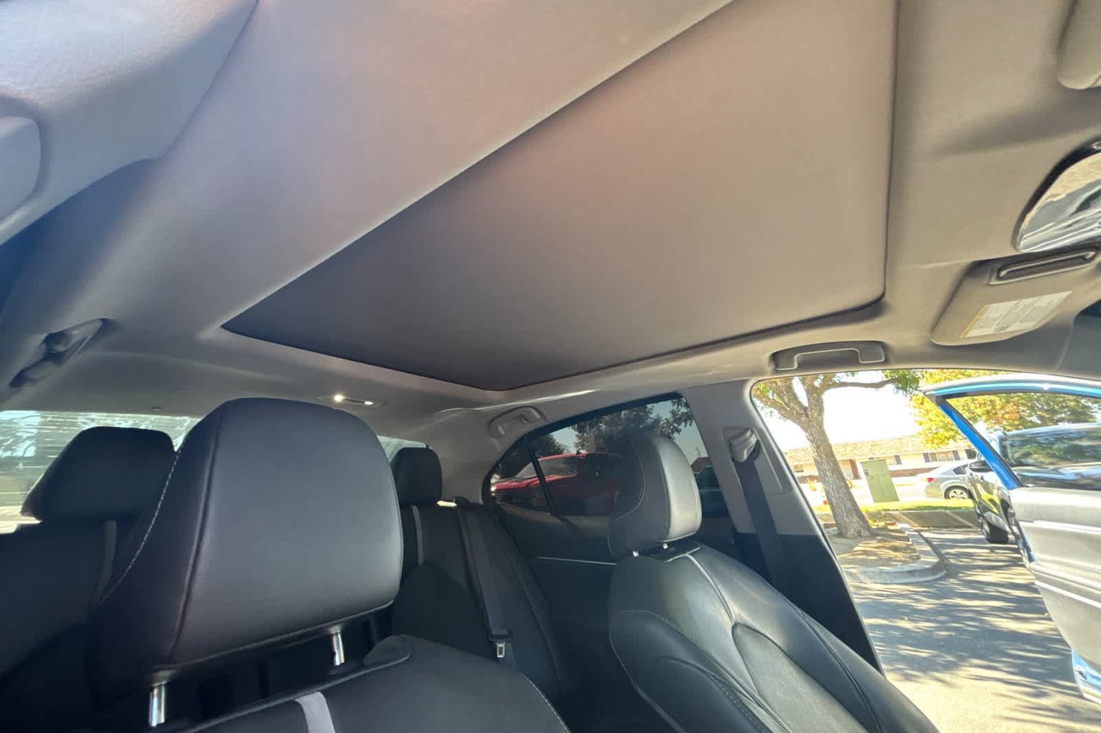 Used 2019 Toyota Camry XSE FWD image 18