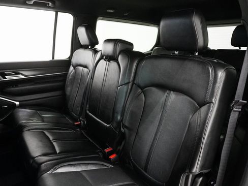 Used 2023 Jeep Wagoneer Series III w/ Preferred Equipment Group image 17