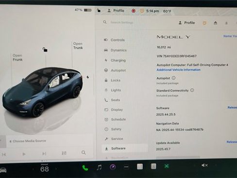 Used 2024 Tesla Model Y 2WD image 38