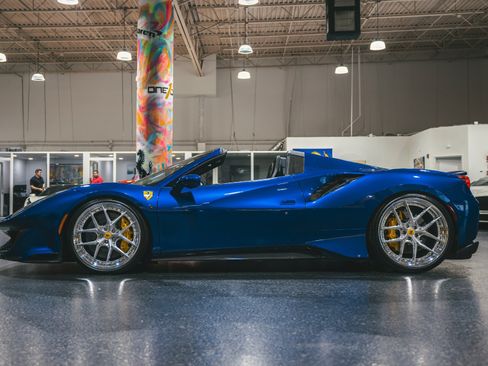Used 2020 Ferrari 488 Pista Spider RWD image 5