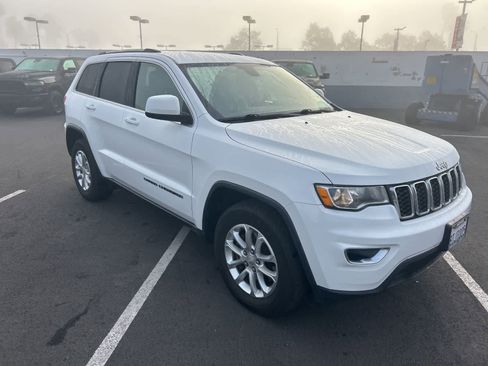 Used 2021 Jeep Grand Cherokee Laredo X image 10